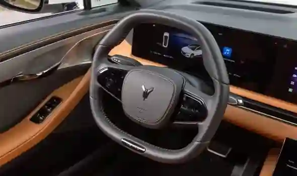 Новость VOYAH (НА ПУСТОМ БАКЕ. МЫ ИСПЫТАЛИ НОВЫЙ VOYAH PASSION EVR РОССИЙСКОЙ СБОРКИ)